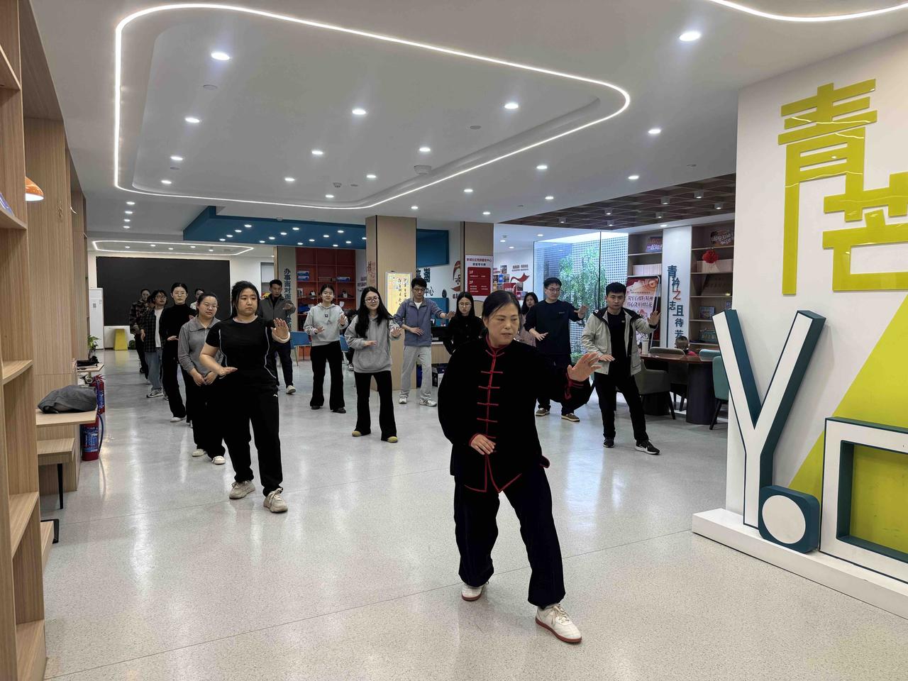 非遗进机关 尚派形意拳走进乐陵市团委
为弘扬中华优秀传统文化，丰富机关青年文体生