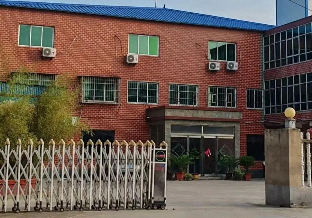 电视剧都不敢这么拍！河南浚县，59岁老人曾在洗浴中心做厨师兼保洁月薪3000元，