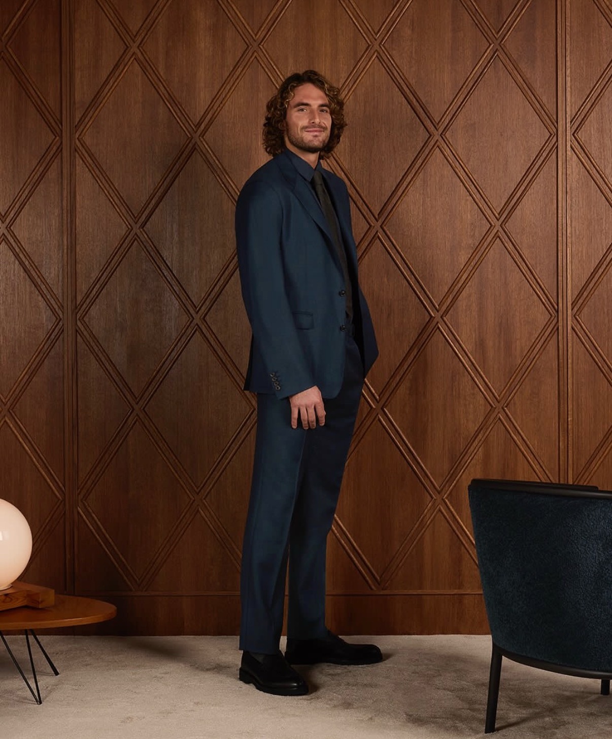 西西帕斯成绩下滑后关注度自然少了很多，这套西装写真有点无人问津的感觉。西西还能打