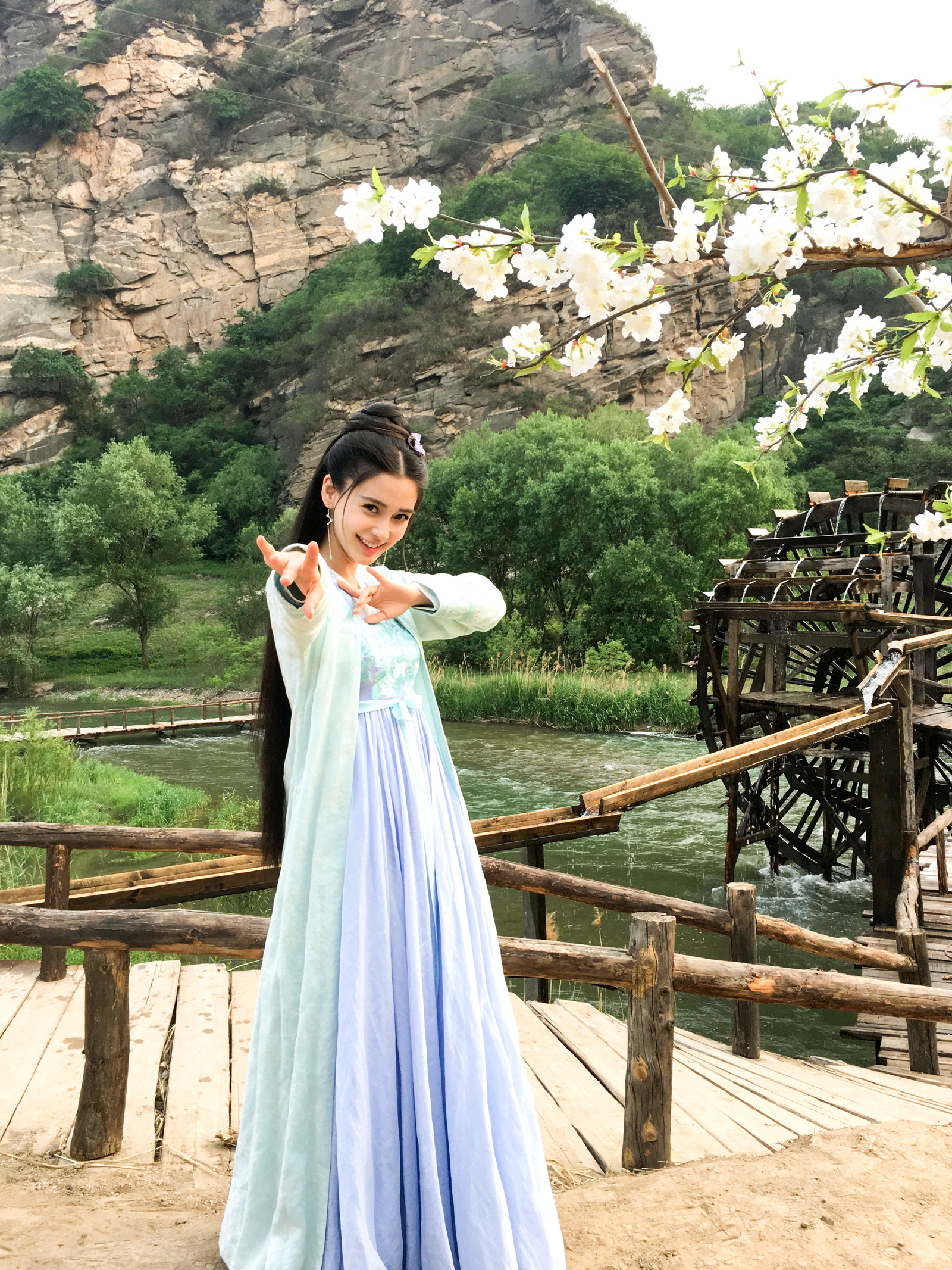 angelababy的快乐充能站 [哇]青春快乐岛会有很多星星我只向往你这一个月