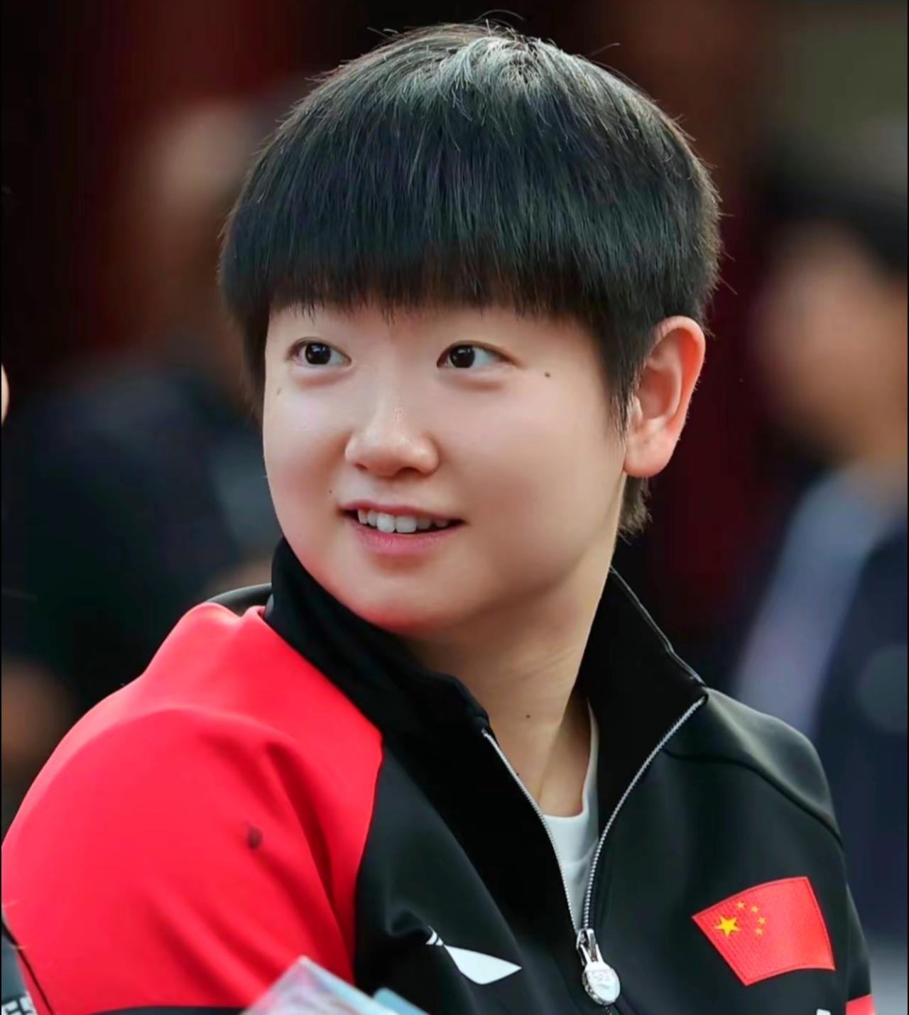 网友问刘丁硕:“你平时都是怎么称呼孙颖莎的？是不是叫莎宝？”刘丁硕摇摇头:“大家