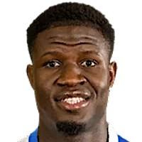 盖伊对着镜头咧嘴一笑：“哎哟喂，此时此刻站在这儿，我高兴得差点把球鞋当蛋糕啃了！