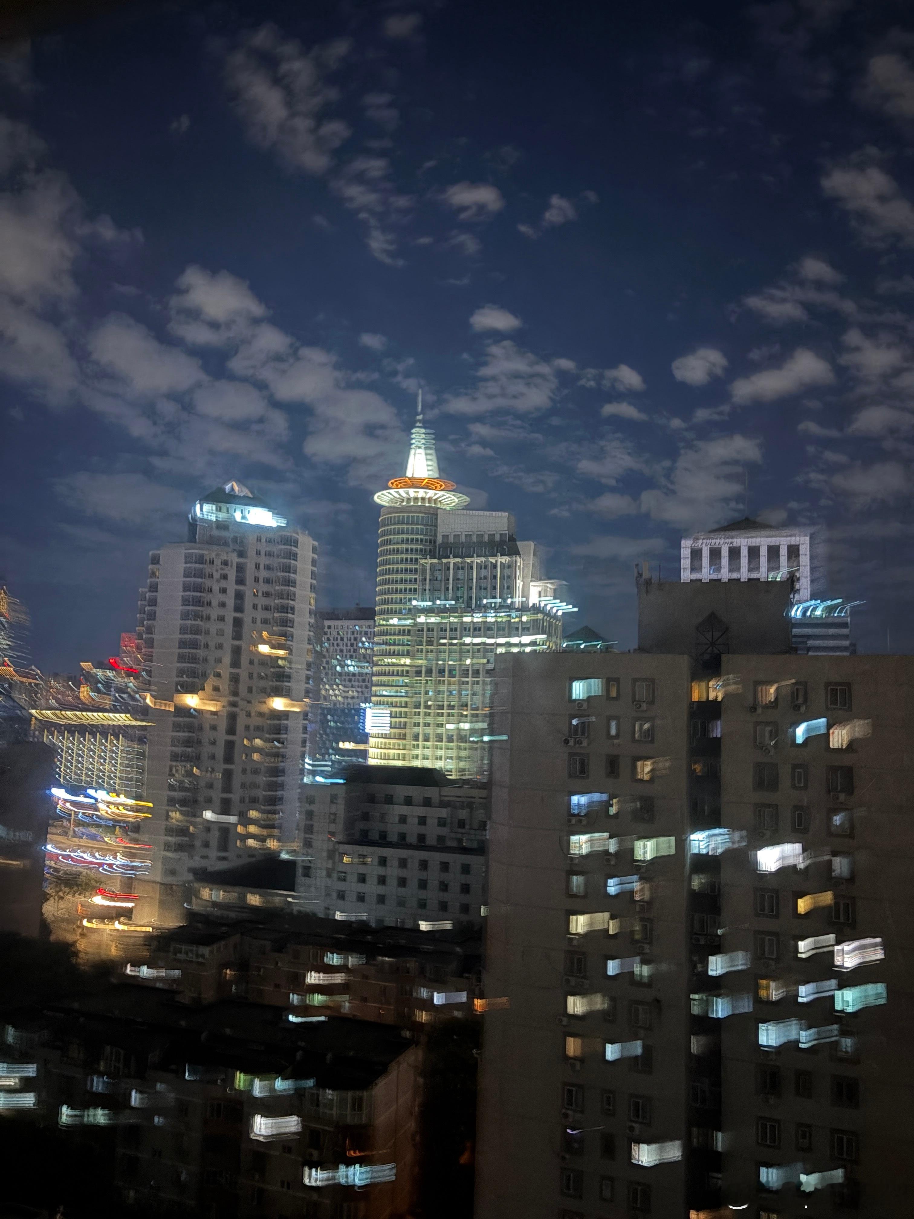 今晚北京的夜空很美月亮[超话]夜空[超话] ​​​