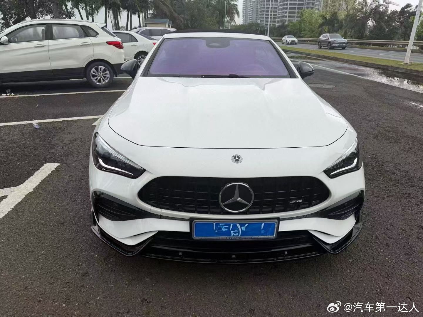 奔驰CLE260 敞篷，带车衣，升级方向盘、大轮毂 