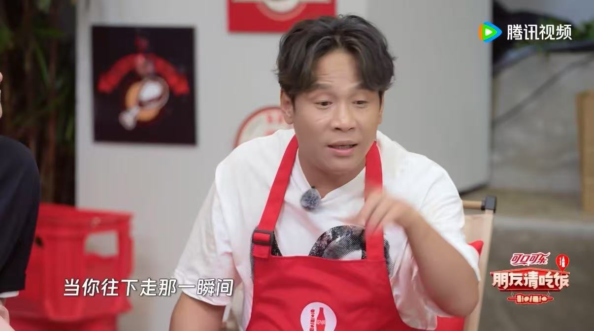 宋小宝被观众轰下台朋友请吃饭看《朋友请吃饭》被宋小宝这段经历惊到了！他刚登台就被