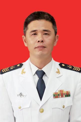 楼叶军，浙江诸暨枫桥镇人，1975年4月出生，1993年12月入伍，海军一级军士
