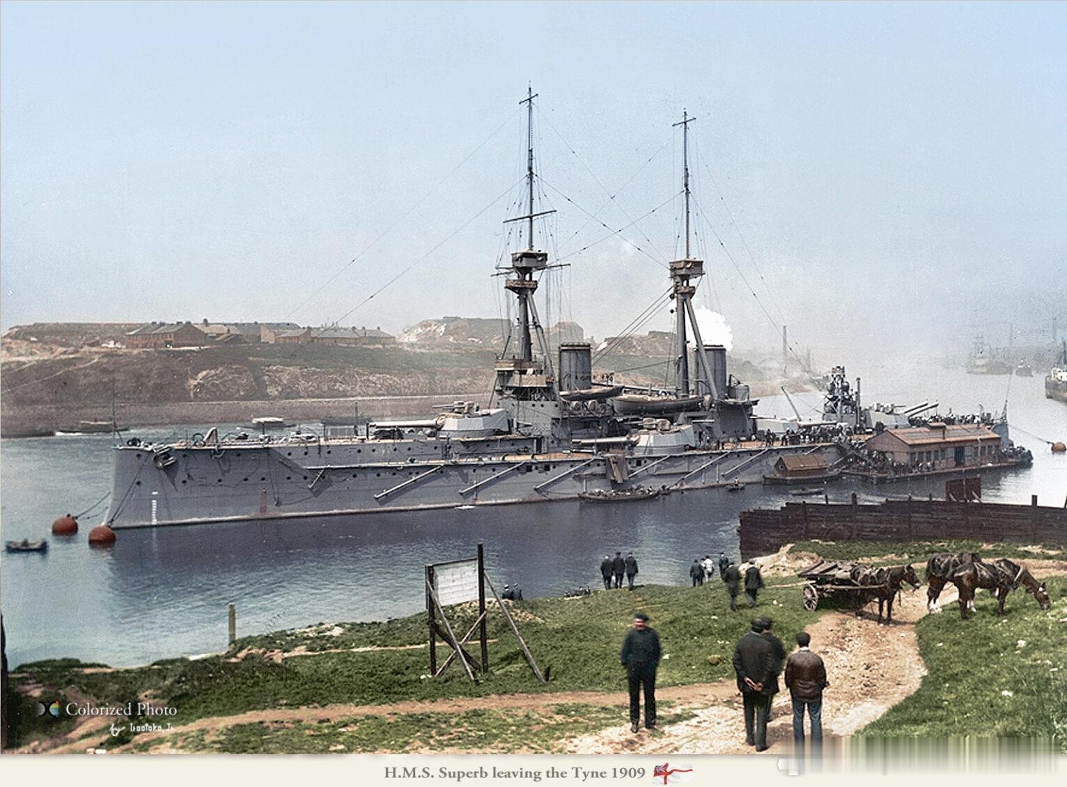 1909年英国皇家海军“贝勒罗丰”级战列舰HMS Superb“卓越”号离开Ty
