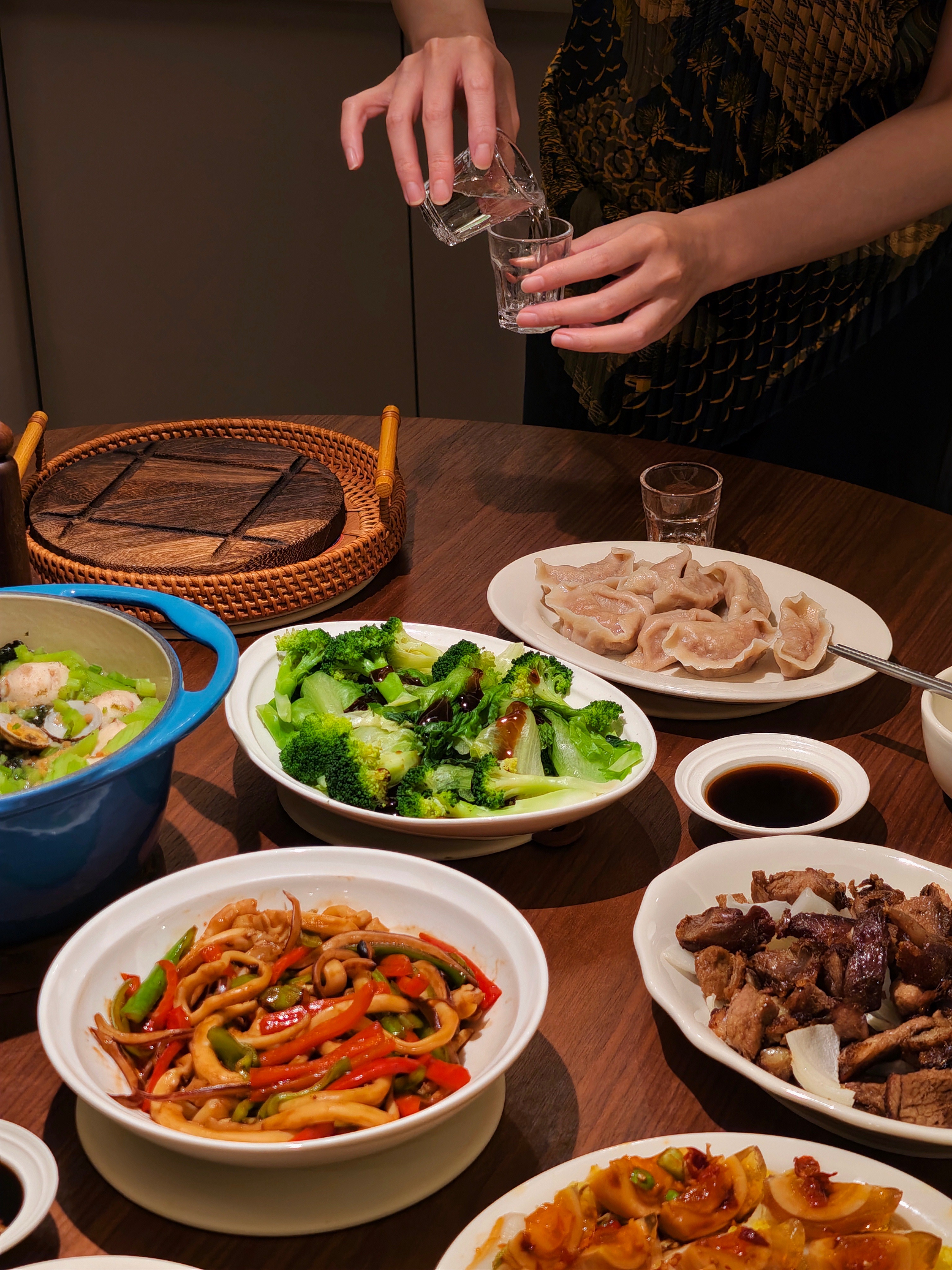 饺子就酒，越喝越有表妹来杭州家里，那必须是大过年🧨吃货子岩 杭州·杭州IFC