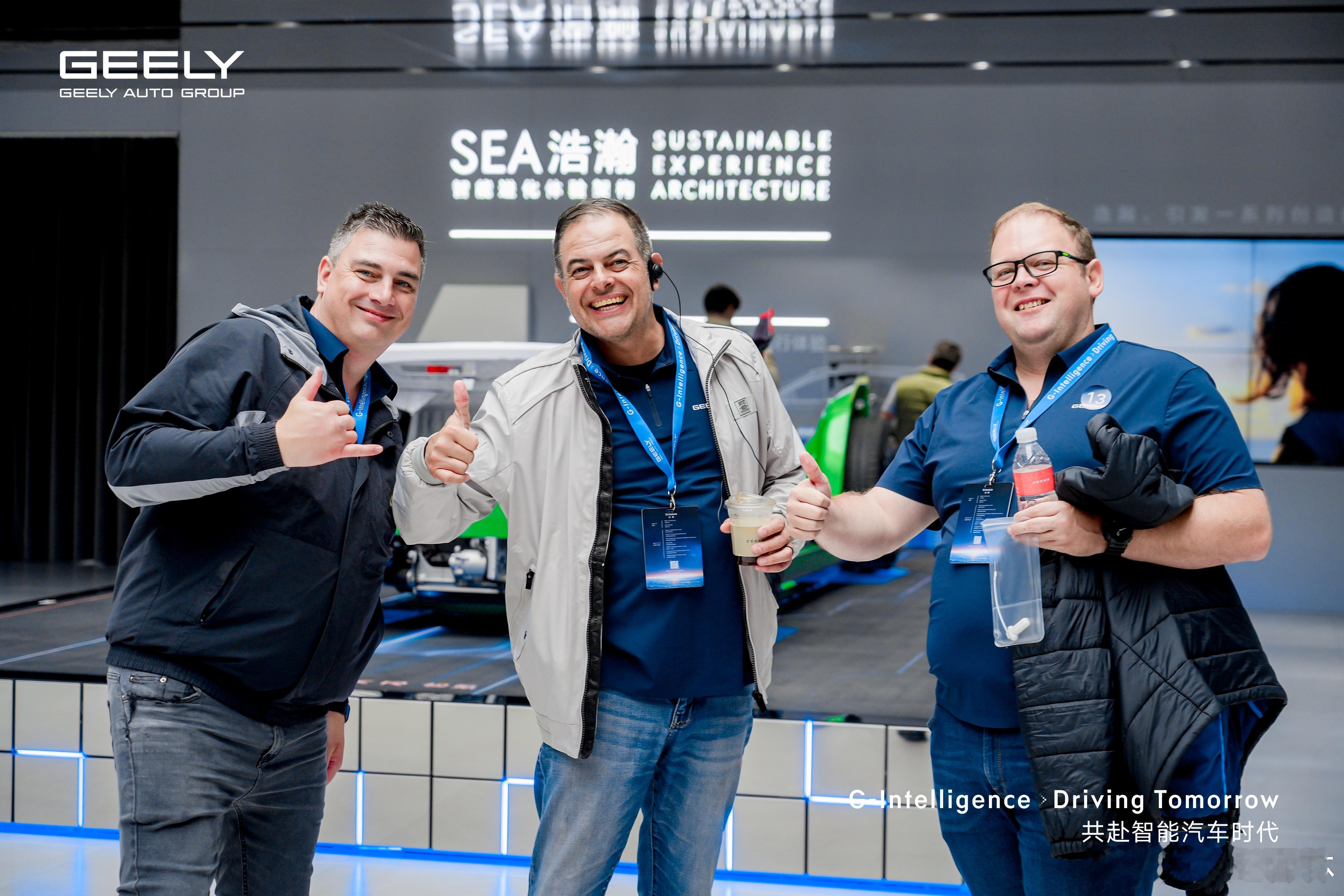 欢迎来自五湖四海的朋友.极氪5g智慧工厂中国汽车品牌国产车电车出海 宁波·极氪工