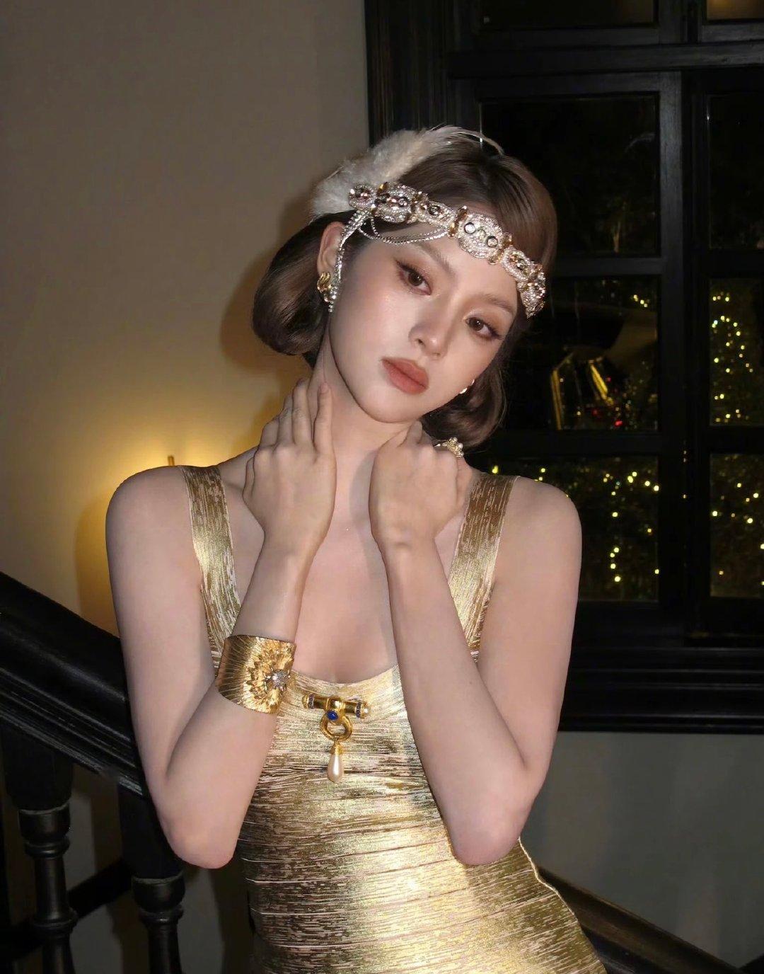 欧阳娜娜盖茨比风造型 欧阳娜娜当《Young and Beautiful》的旋律