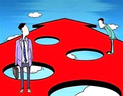 瓷砖老板一夜倒下，欠款拖垮三代人。

广东李先生2025年做工程瓷砖赊销，400