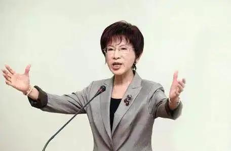 针对两岸统一，洪秀柱也太让人失望了！说白了，洪秀柱居然建议两岸先签一个“和平协议