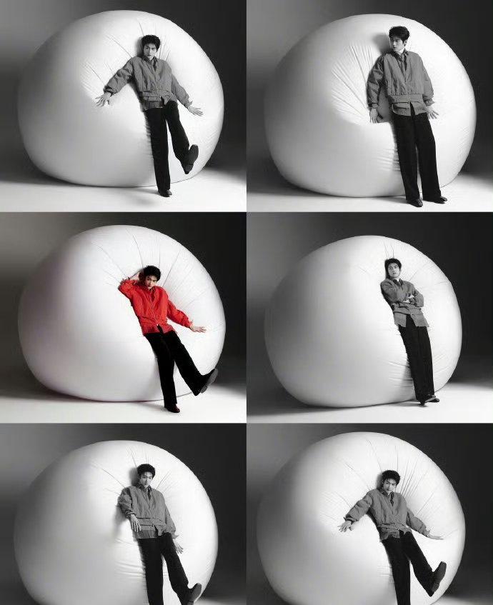 周柯宇远看腿长逆天，188的身高优势尽显，近看颜值超抗打，站在纸船里都超有范儿，