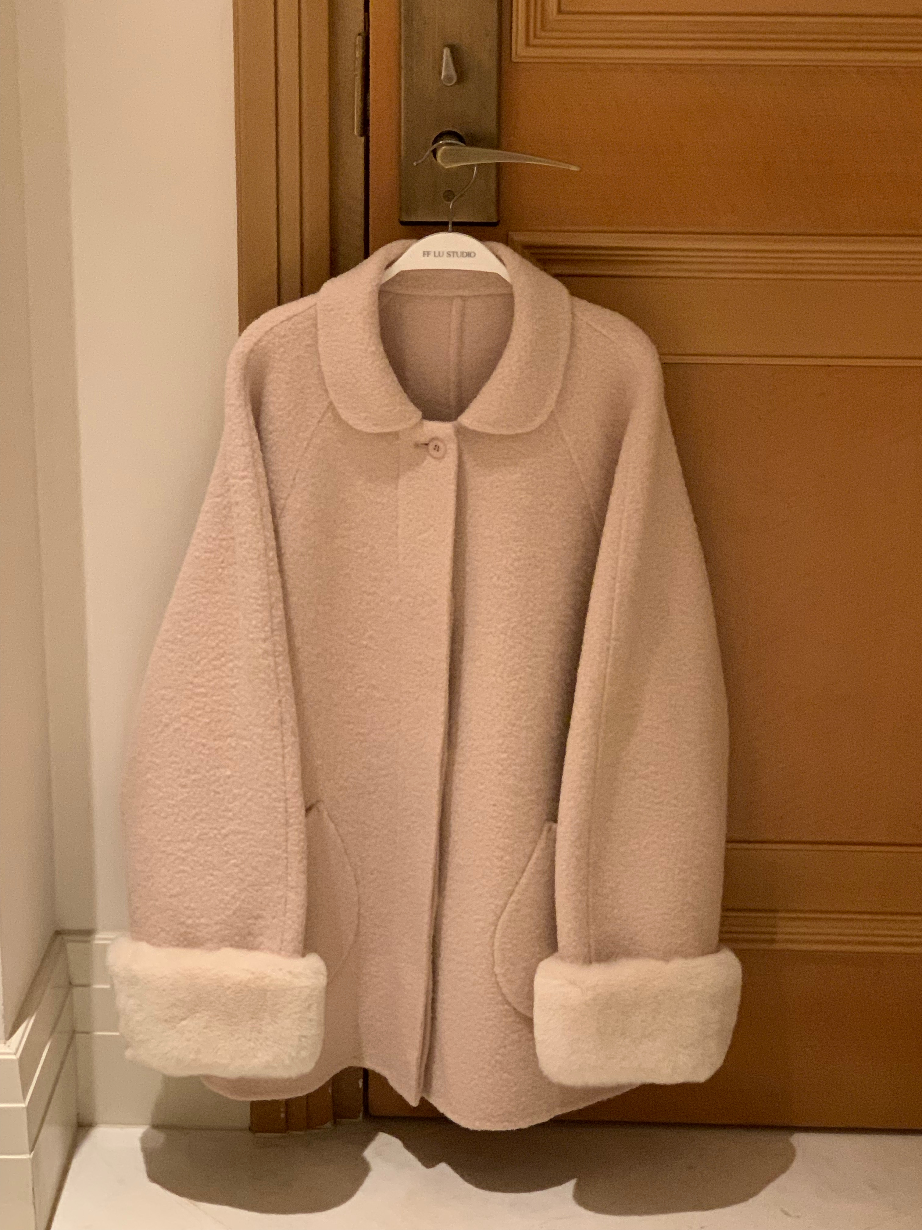 hi！你好我是今年的第一件大衣：茱萸粉小乖✨✨请大家喜欢上我!!!!!! ​​​