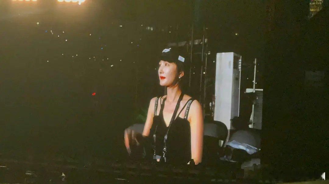 同样是大屏，杨幂赵丽颖谁的状态更好？ ​​​