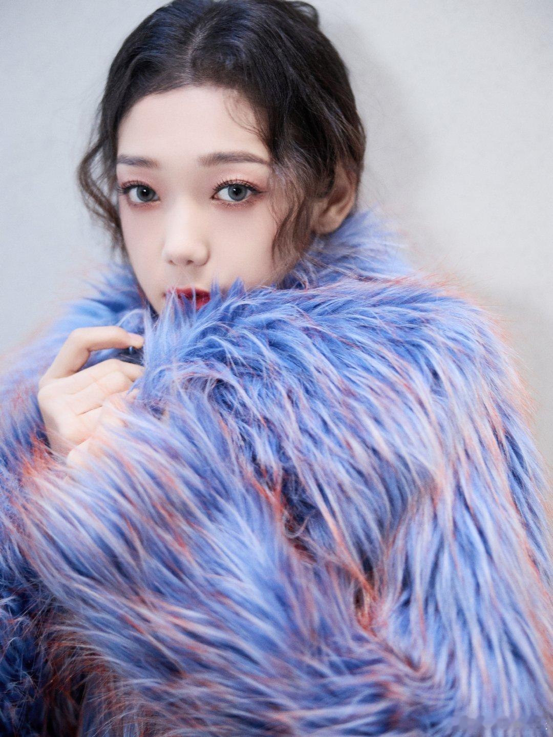 #硬糖少女303##希林娜依高# 今日份糖妹新鲜物料希林娜依高最美中轴线工作室更