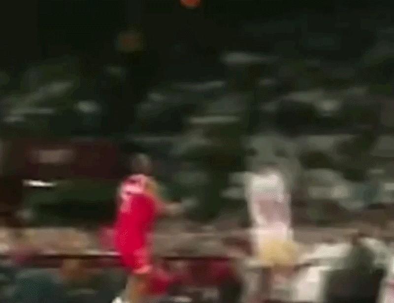 别再吹乔丹罚球线扣篮了，那根本不是他最吓人的地方。

1991年总决赛那个空中右