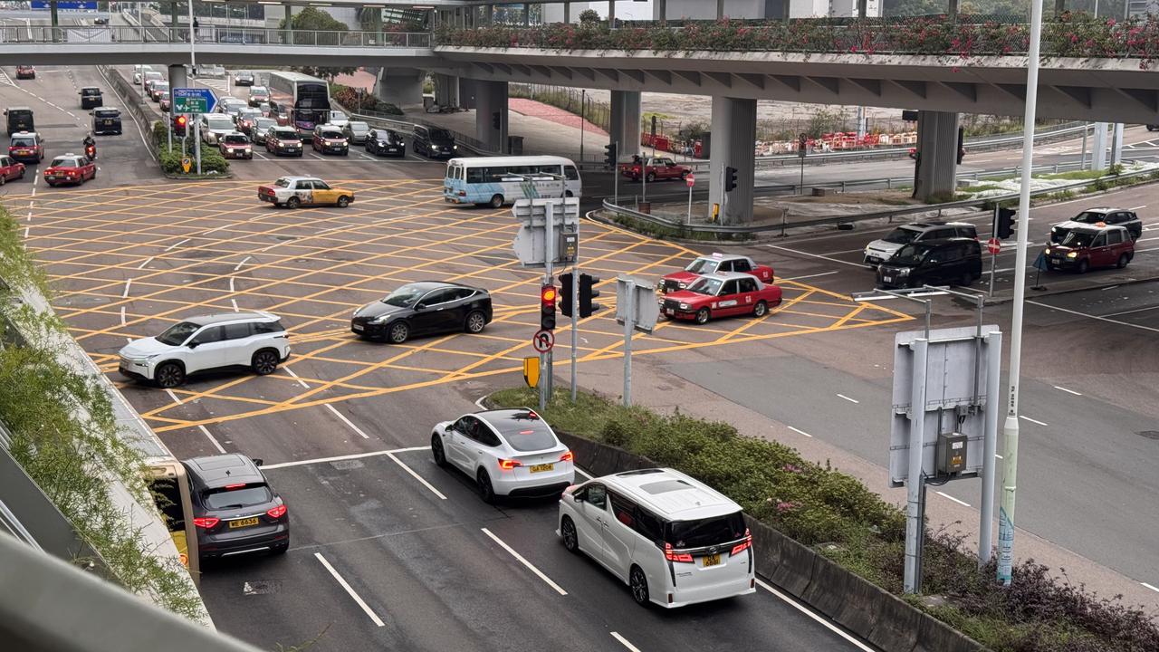 粤车南下次数多了，新鲜感就少了
想去香港的冲动也没那么强烈
反而我经常开车去澳门