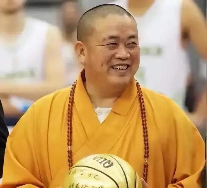 又有身边人爆他喝酒吃肉的事，真悲哀，悲哀的不是他喝酒吃肉，而是人如此容易就背叛。
