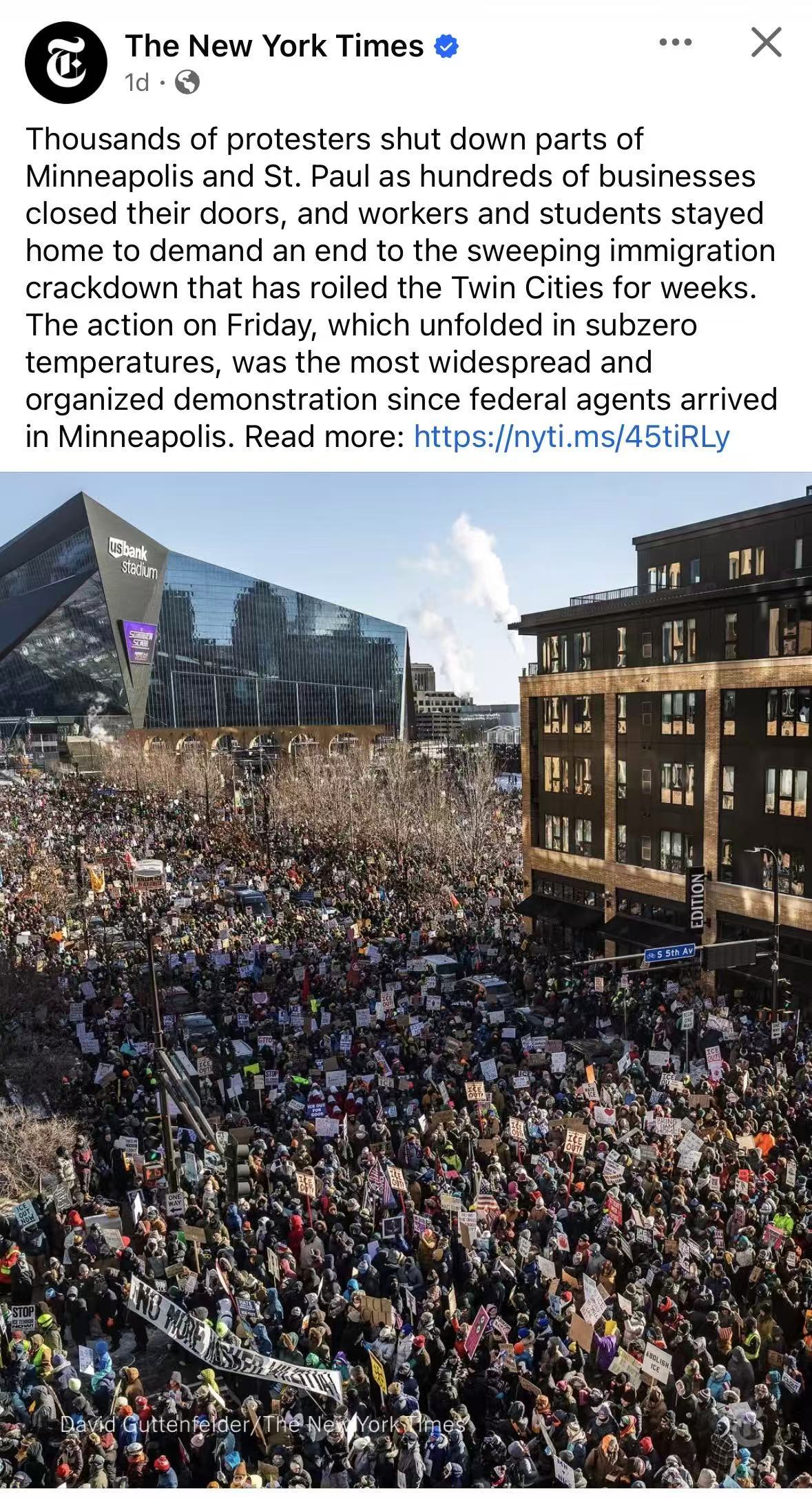 左右媒体，两个风向 