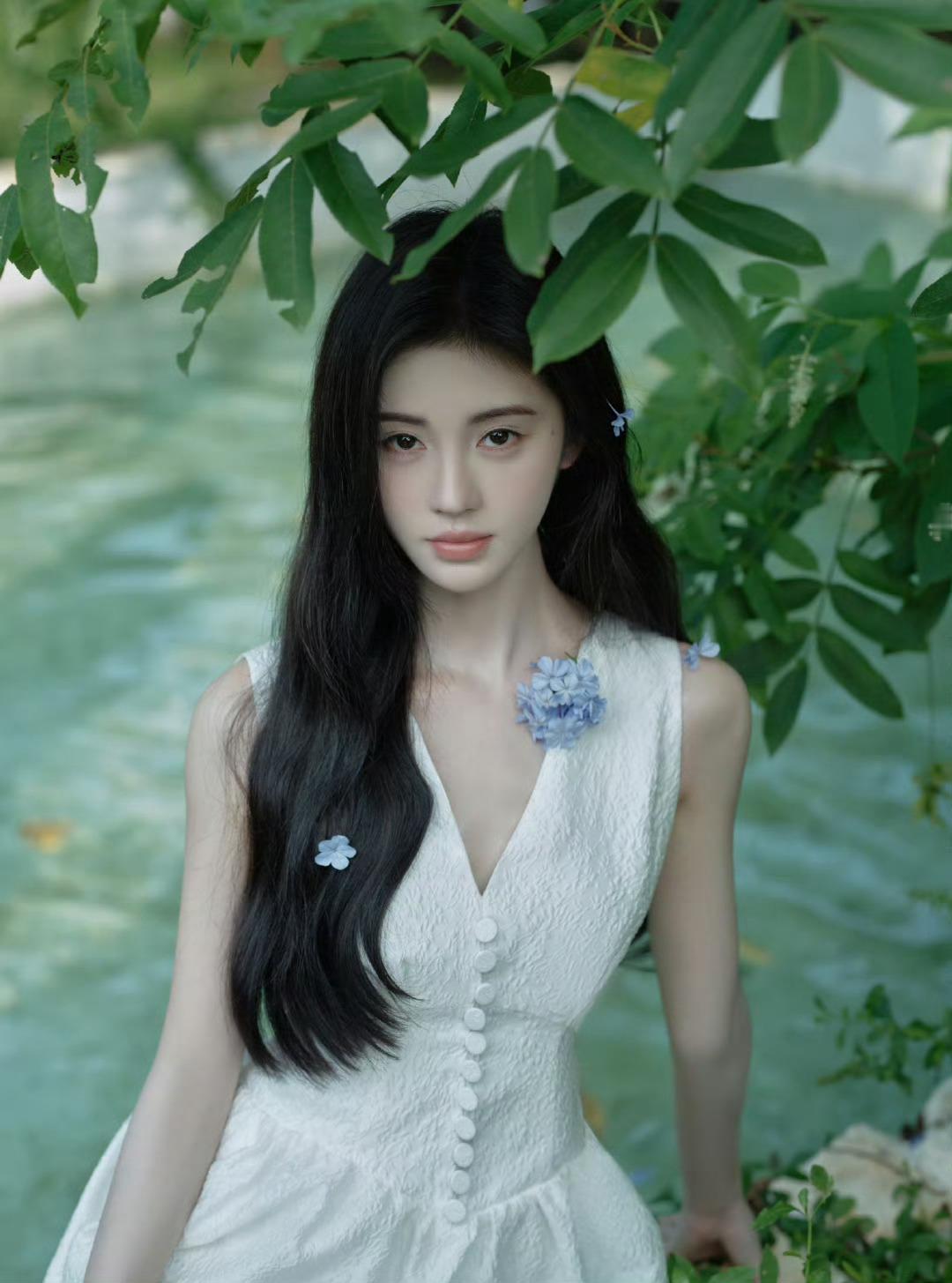#鞠婧祎两位摄影师出图#看到鞠婧祎两位摄影师的出图了，每一套造型都好美。呢，摄影