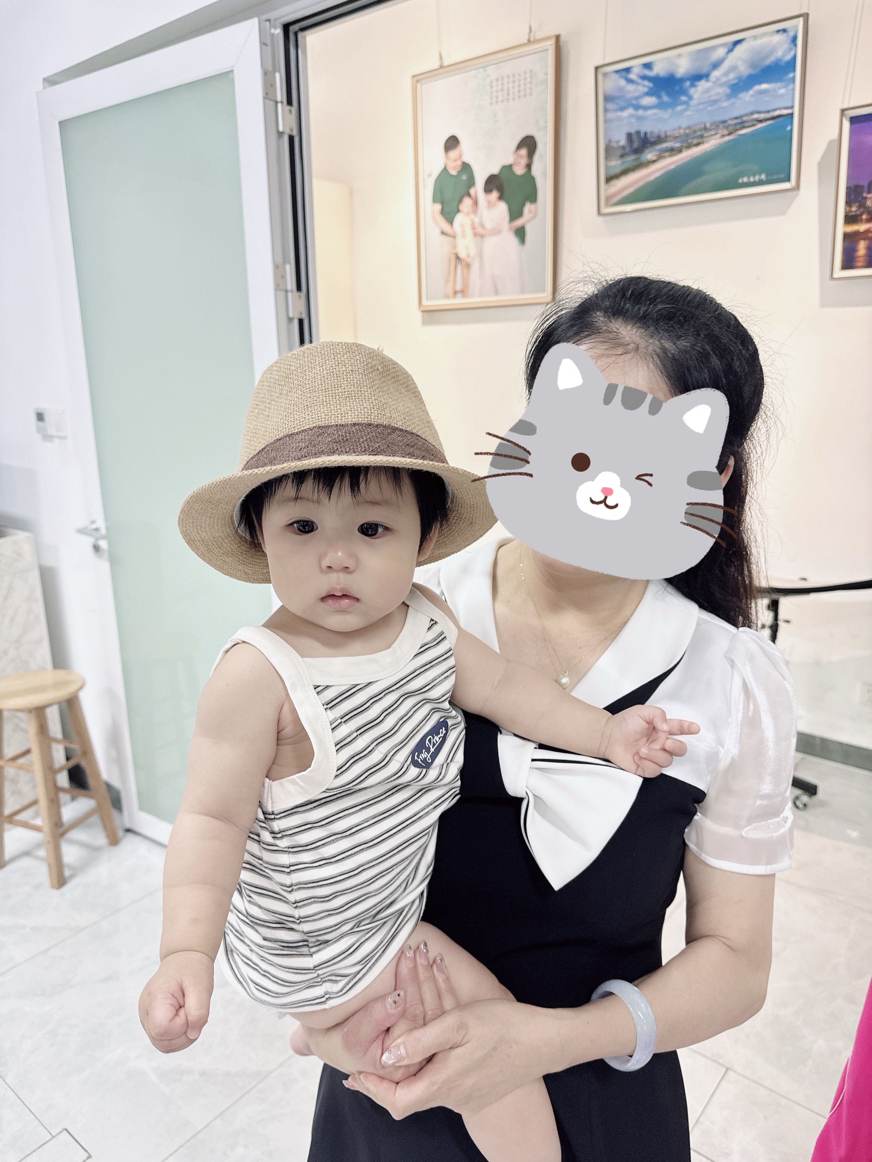 发现了一个小宝宝们正好带的帽子她俩竟然戴着正正好可爱鼠了天啦（今明两天会大量发她