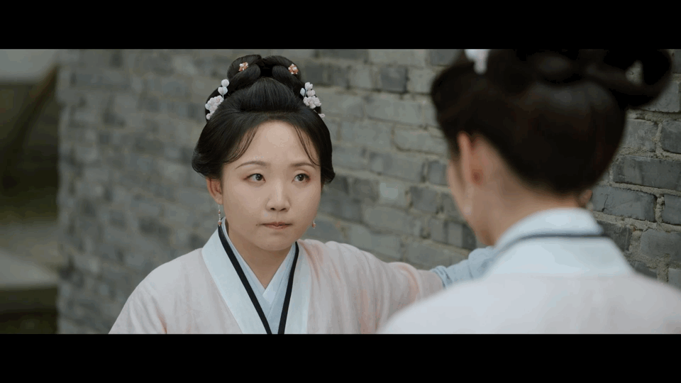 以为是穷凶结果是极饿艾四喜假怀孕的事还是暴露了 ​​​