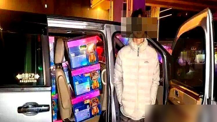 连主演名字都被“物理抹除”的烂摊子，居然还能硬生生顶着满屏骂声把收视率拉上去。