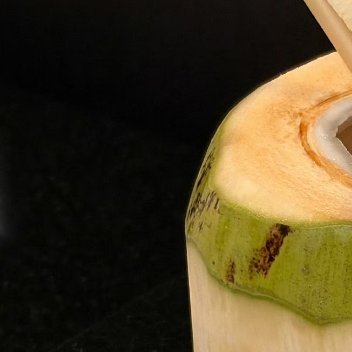 每一个孤独的时分，每一个冷眼鄙夷自己的时刻，每一个清晨与黎明，黄昏和傍晚，都要和