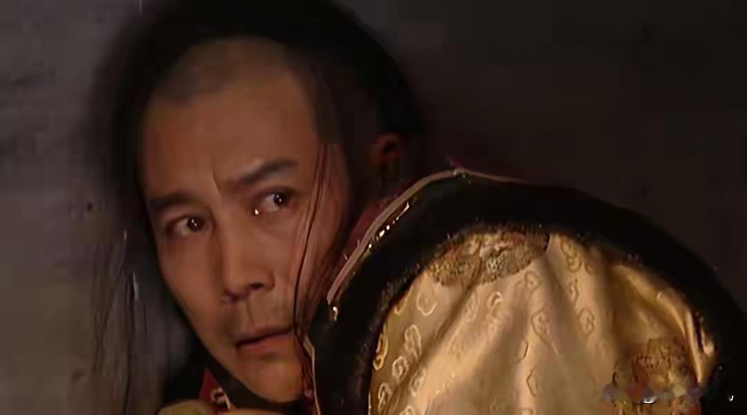 【康熙最爱的儿子胤礽，是怎么被亲爹一手“宠”成废太子的？】

说起清朝最惨的太子