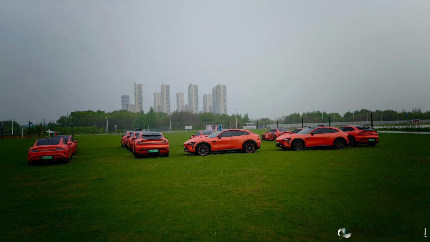 熔岩橙车队，这也太牛了吧