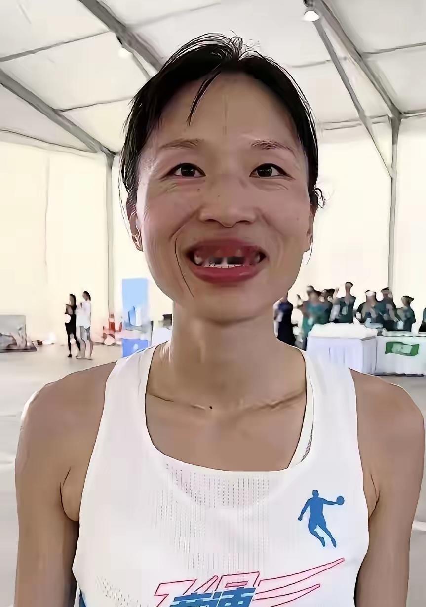 跑马拉松的，都特别显老，都皮包骨。
一般尝试跑步，开始跑步的，或多或少有点问题，