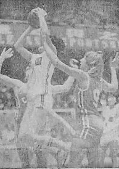 1981年5月21日，济南国际女子篮球友好邀请赛，中国队66比65险胜加拿大队，