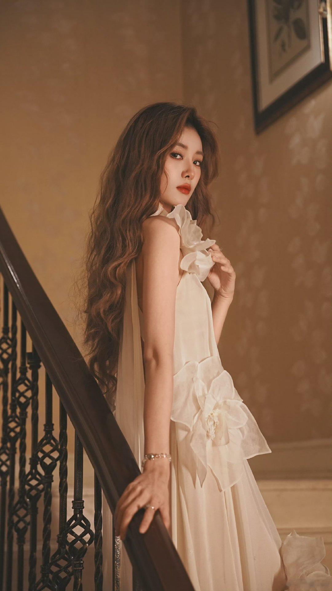 徐艺洋29岁生日大片徐艺洋29岁生日写真 徐艺洋29岁生日写真，依然充满少女感，