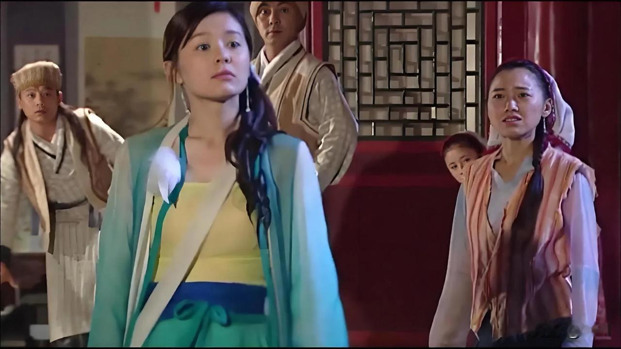 《小鱼儿与花无缺》中“小仙女”的服装造型！
柏雪饰演的小仙女“慕容仙”，衣装藏尽