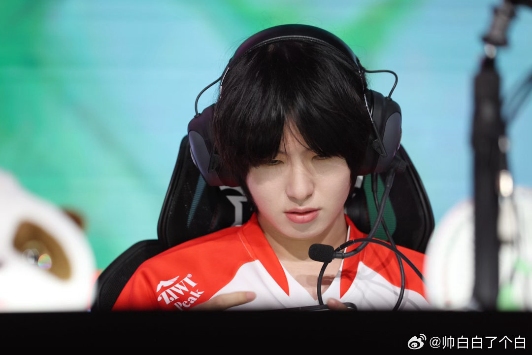一诺回归击杀榜一开局稳稳拿下一血，击杀数直接反超暖阳重回榜单第一，时隔许久一诺再