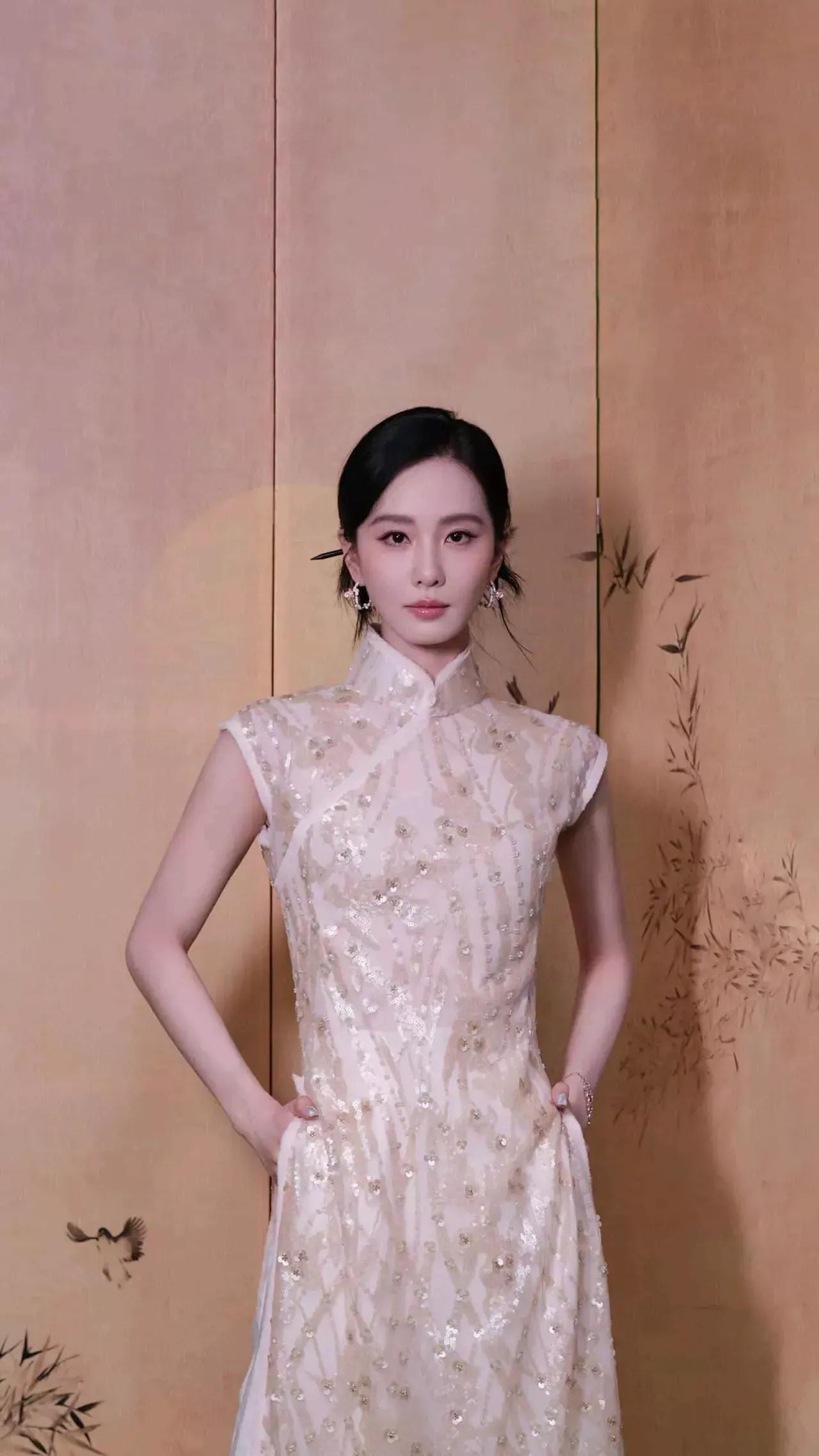 优雅端庄的旗袍造型，散发东方美旗袍秀东方美人 江南风旗袍照 旗袍古典新中式 旗袍