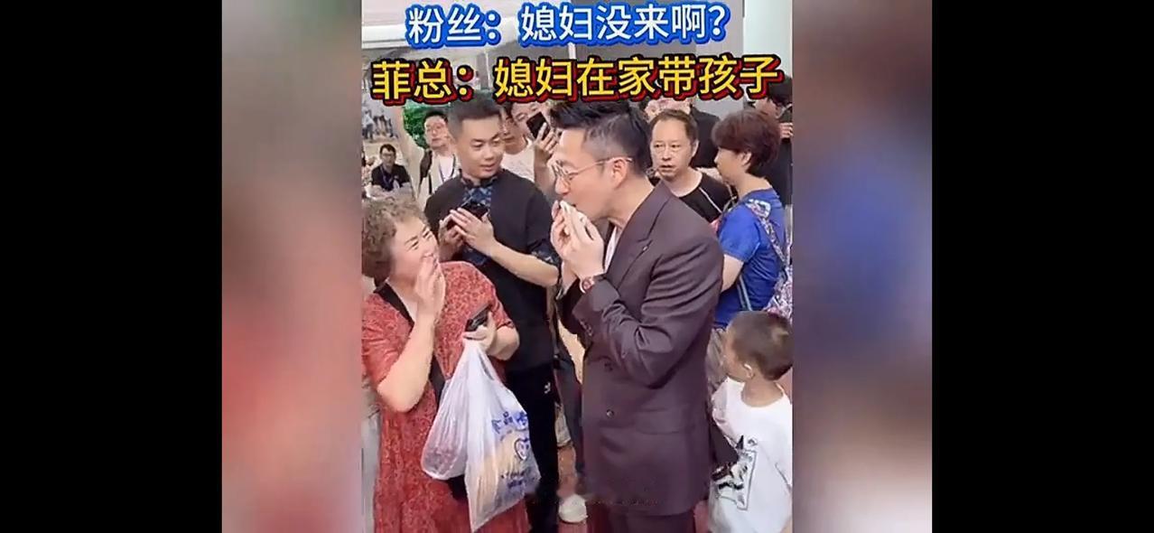 汪小菲马筱梅，各自出席活动了！
6月27日，是汪小菲的44岁生日，他一个人出席活