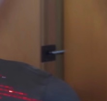 特别有安全意识晚上睡觉会挂防盗链的男孩一枚 