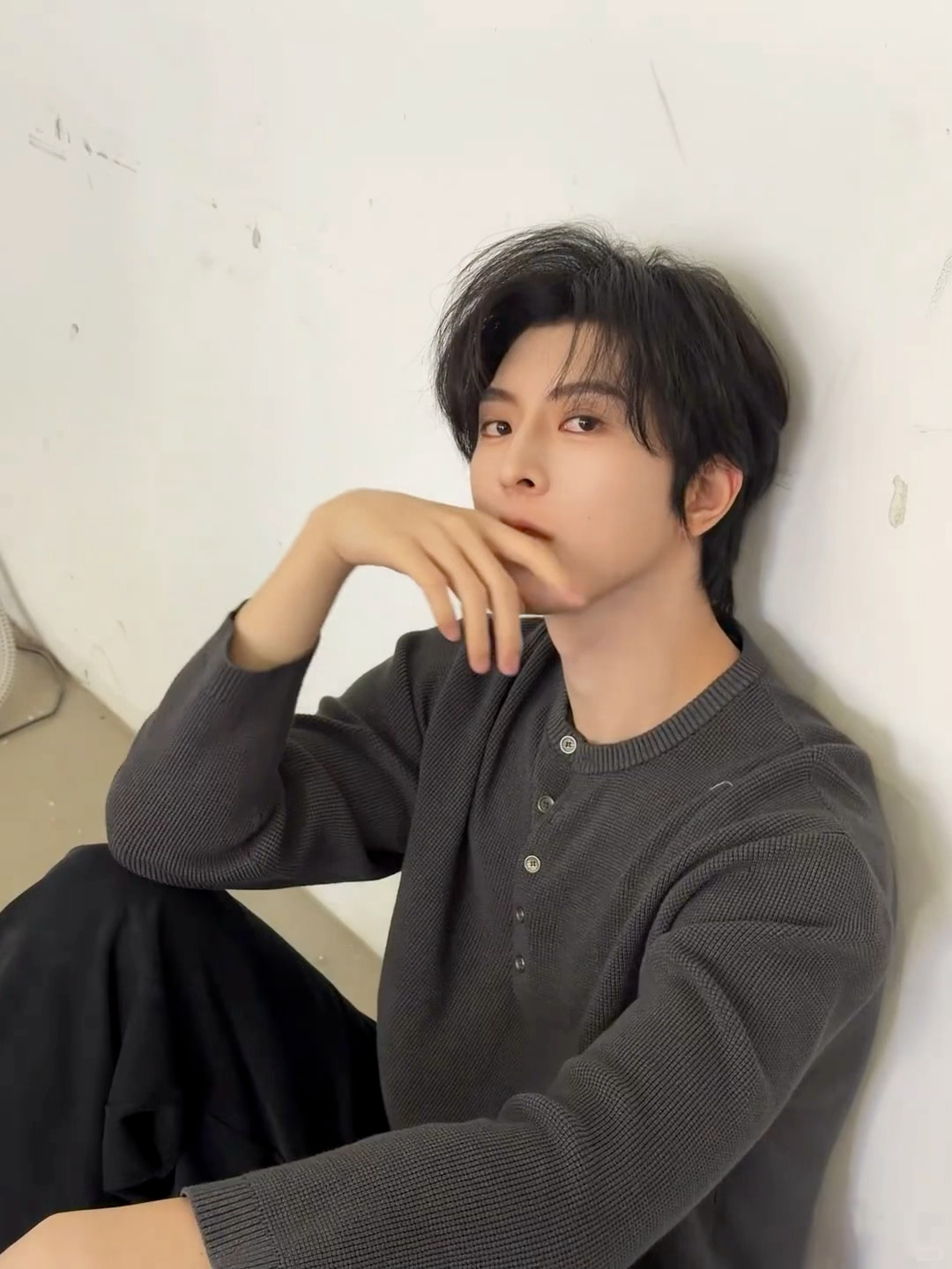 邱鼎杰分享生活碎片 邱鼎杰分享生活碎片 有两只萌物 帅气邱邱和可爱努古 