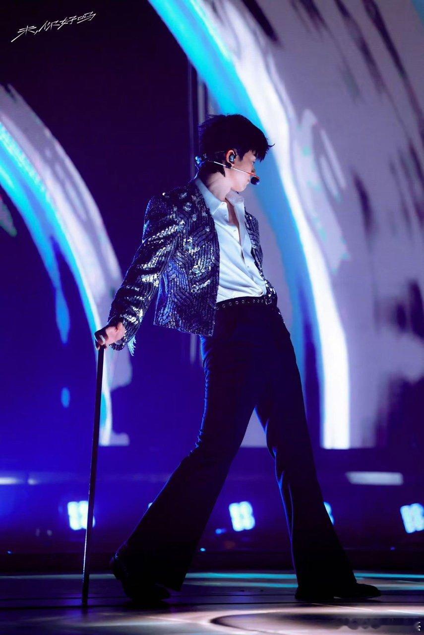 分不清张杰是退场还是上场了分不清张杰是退场还是上场，反正只要他在台上，我们就开心