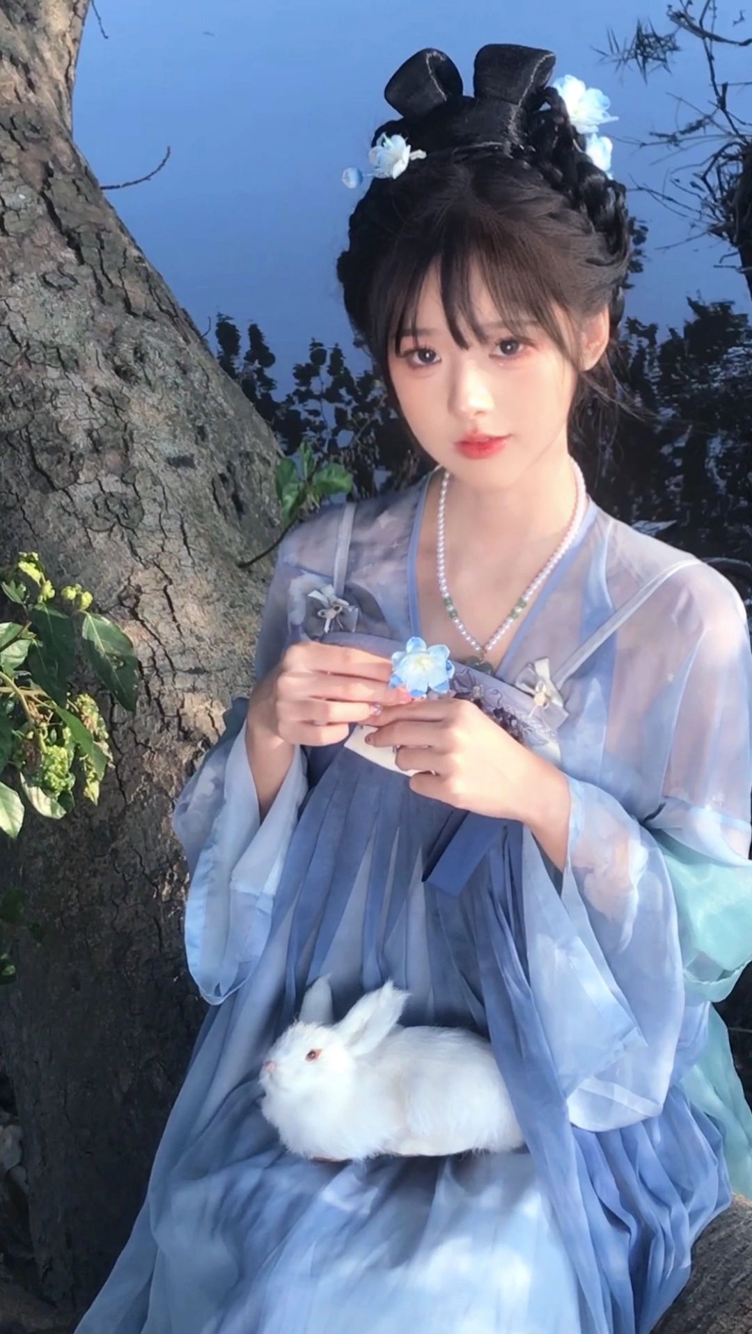 遇见她 如春水映梨花