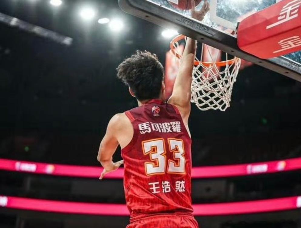 官宣，中国男篮佛山热身赛调整举办日期，同时两名球员传出人员变动根据官方公告，受中