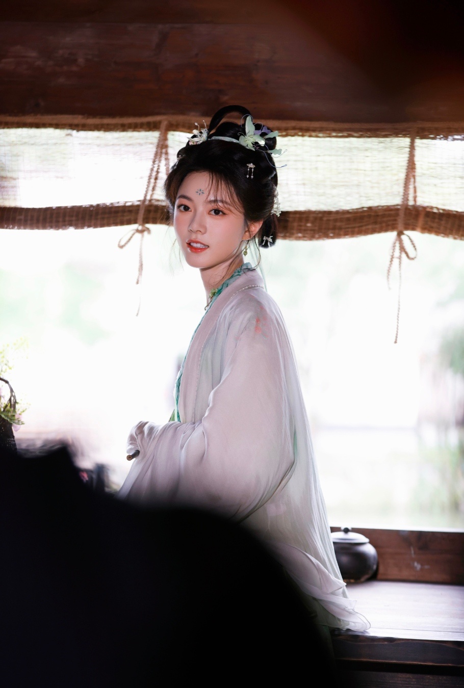 一念江南开机🍃赵今麦终于原谅古装了古典美人