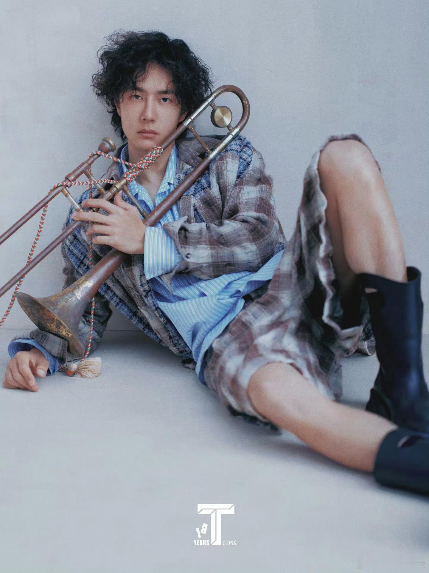 王一博T锦绣12月刊封面  王一博纯粹素颜杂志大片王一博一个人的狂欢杂志大片 第