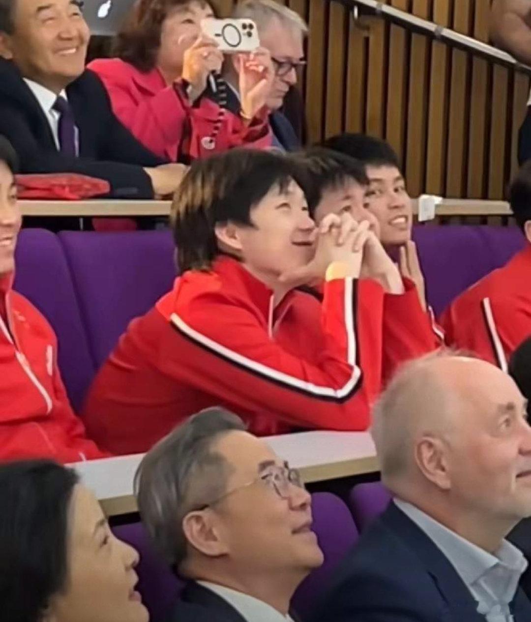 王楚钦收到偶像奥沙利文的祝福 偶像隔空送祝福！王楚钦伦敦获奥沙利文生日+夺冠双祝