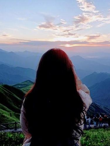 人可欺，天不可欺，你做的每件事，老天都看得清清楚楚。
 
别着急抱怨当下吃的亏、