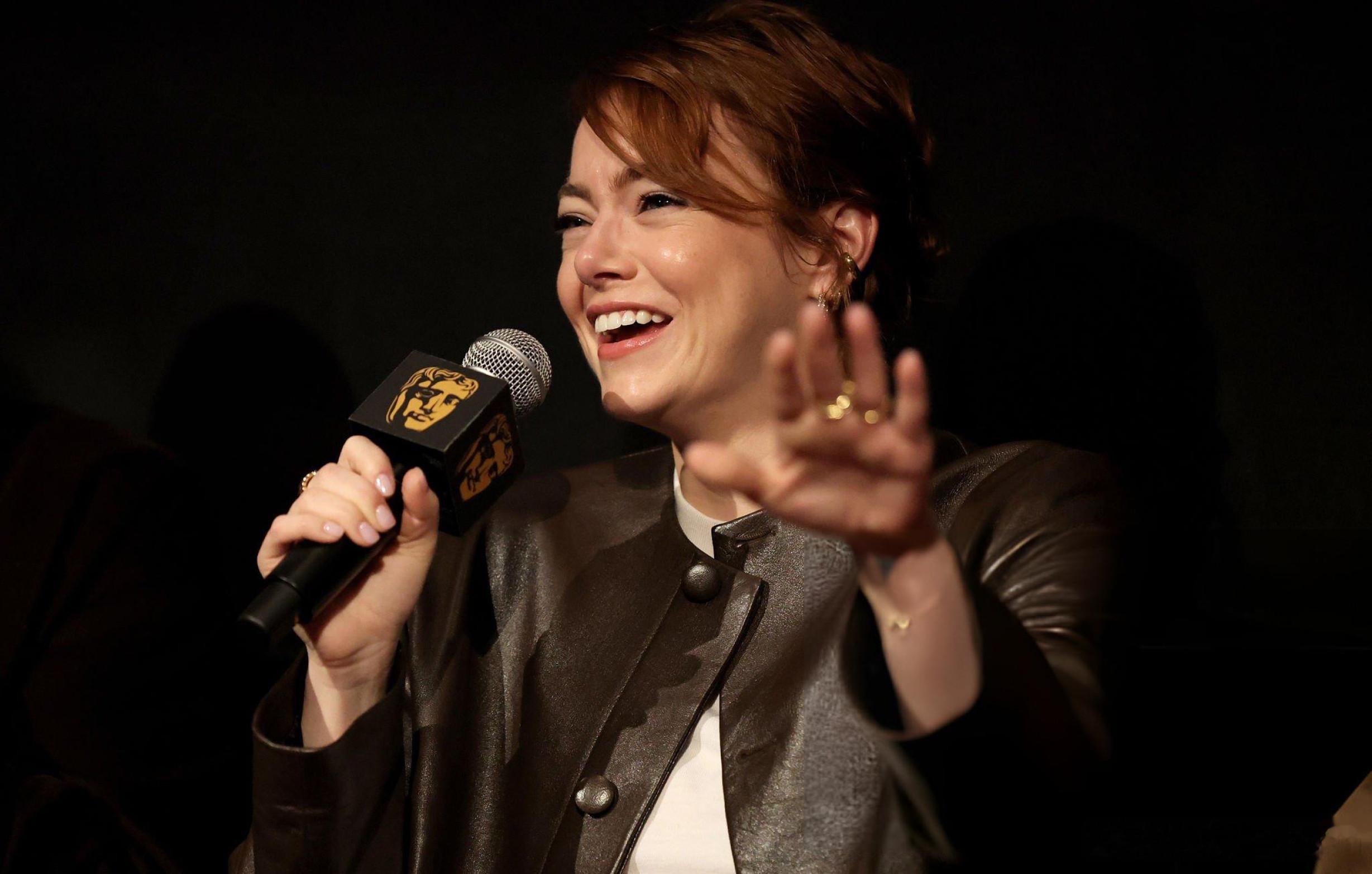 Emma stone艾玛斯通今天在纽约出席BAFTA举办的新片《Bugonia》