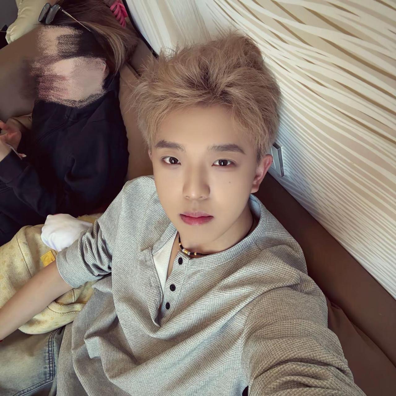 me you me you.顺毛