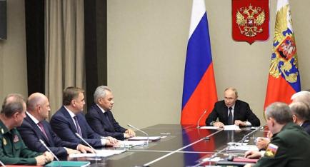 被震撼到了！哈梅内伊一死普京马上下令，俄罗斯全体高层紧急到场

麻烦看官老爷们右